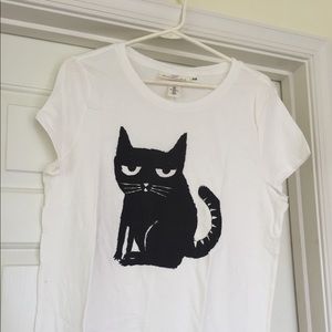 Whit T-shirt with cat !!! So cute